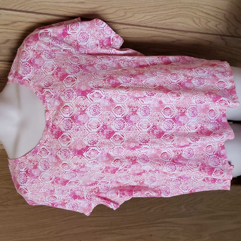 Cotton blend geometric print lounge or sleep top NWOT